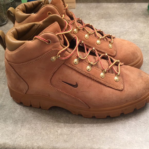 nike regrind hiking boots